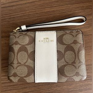 NWT Authentic Coach Wristlet Wallet
